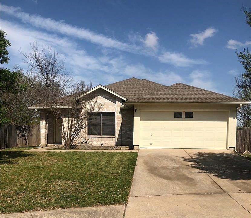 1st image of 2402 Glen Field Dr
