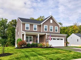251 Longleaf Ln, Macedon, NY 14502