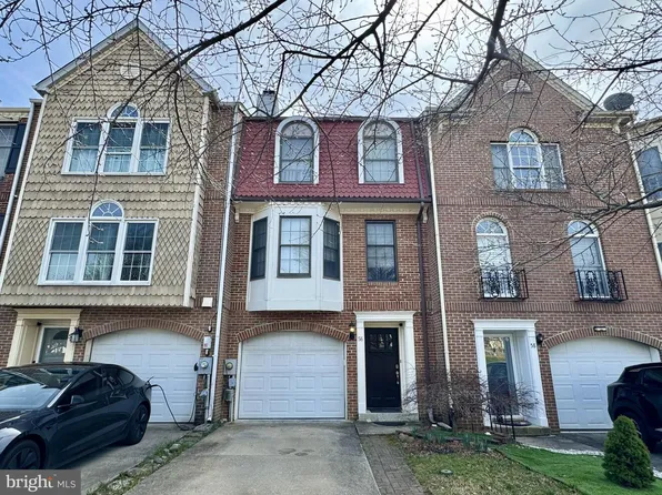 56 Victoria Sq, Frederick, MD 21702