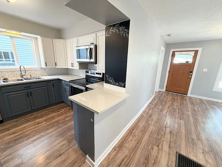 9216 N Portsmouth Ave — Photo 12
