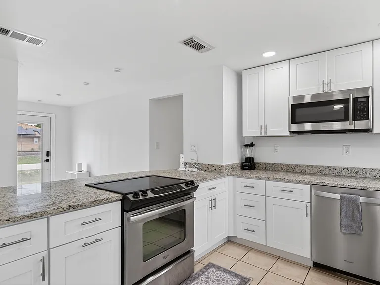 1057 Tropical Ave NW — Photo 21