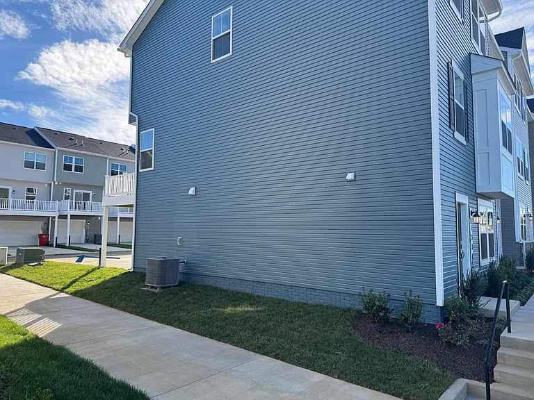 1334 Red Clover Ln — Photo 4