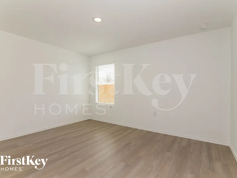 4530 Emma Way — Photo 7