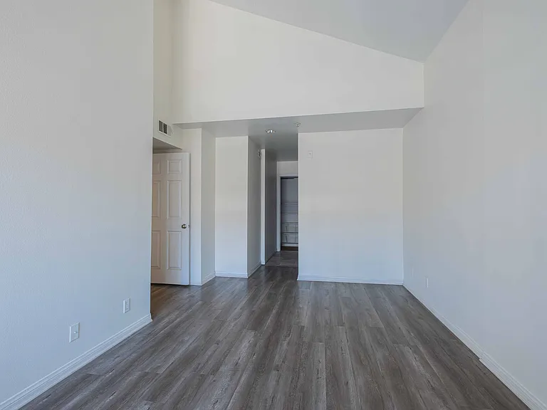 1131 Campbell St #211 — Photo 20
