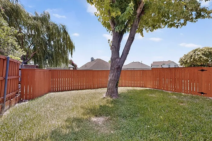 9881 Cambridge Dr — Photo 44