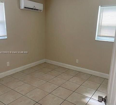 4th image of 2410 NW 14th St #2