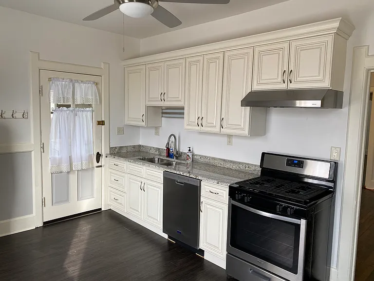 14314 S Union Ave #2W — Photo 8