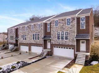 2341 Old Greentree Rd, Carnegie, PA 15106