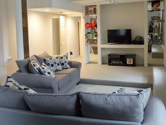 3rd image of 1149 Delaware Ave #72