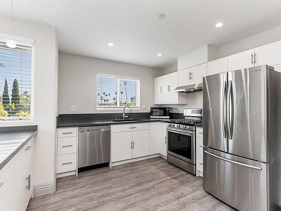 2nd image of 1303 N Citrus Ave #1303
