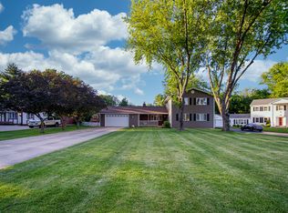 45 E Anchor Dr, Oswego, IL 60543