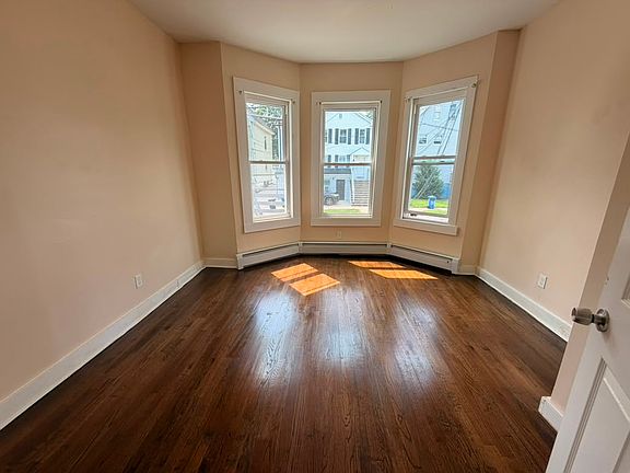 4th image of 373-375 Blatchley Ave #1A