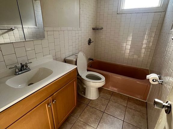 5th image of 3825 Hylan Blvd #3