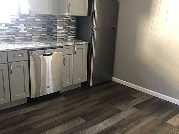 3rd image of 1 Oak St Floor 2