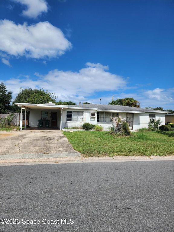 1104 W Highland Dr