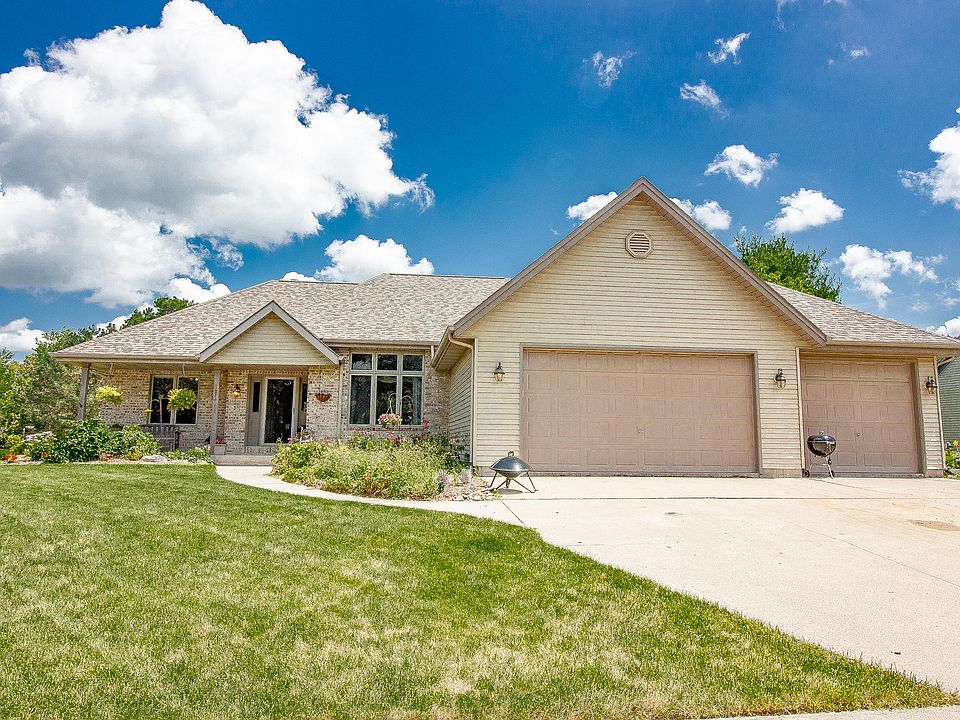 1st image of 1471 Crystal Lake Dr