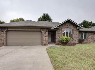 2565 S York Ave, Springfield, MO 65807