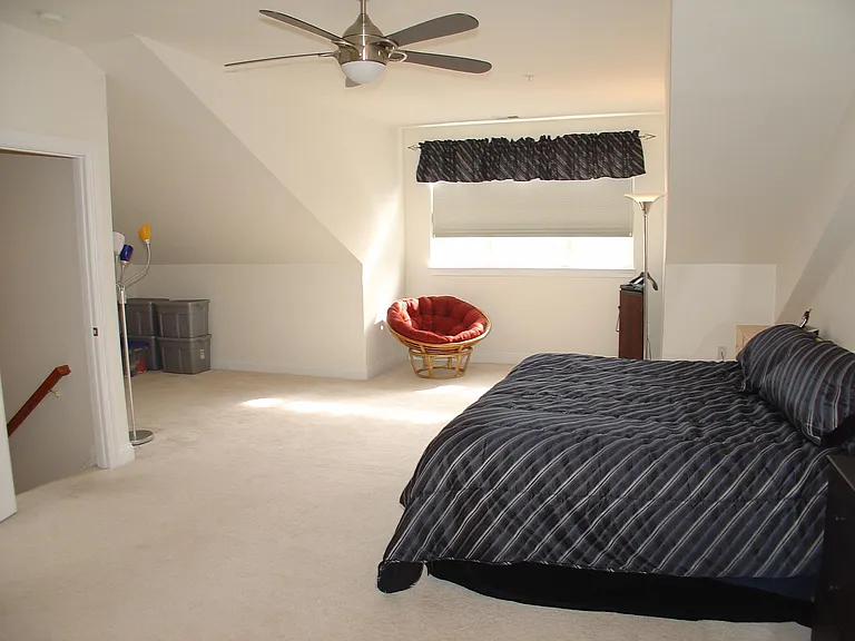 5053 Donovan Dr — Photo 3
