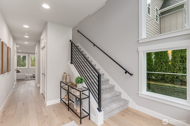 5th image of 20309 94th Drive NE