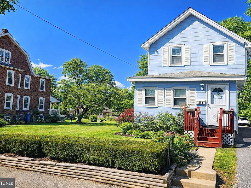 1st image of 206 Lowrys Ln