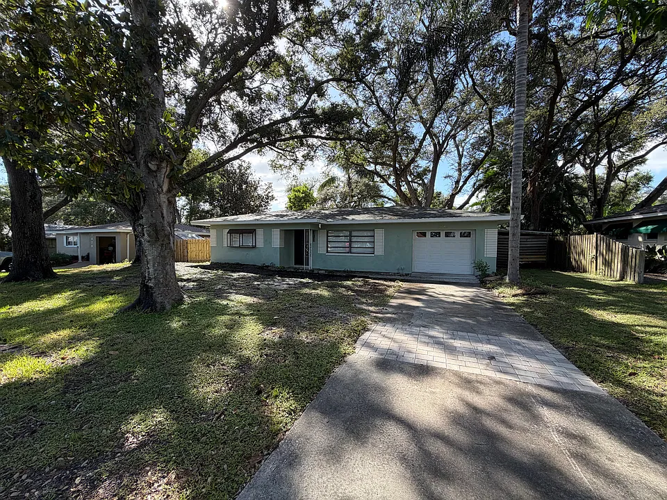 1418 Dexter Dr
