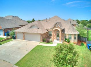 508 Summit Crest Ln, Norman, OK 73071
