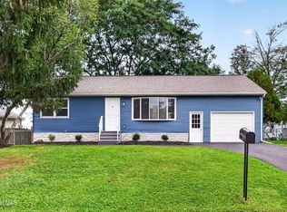 20 Lawrence Ave, Latham, NY 12110