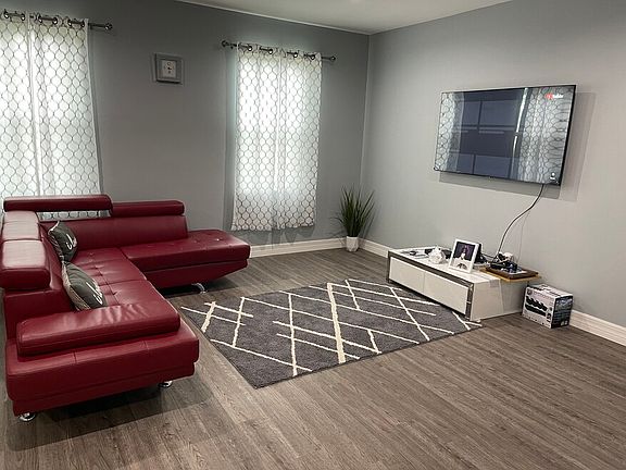 3rd image of 803 Bell Blvd S