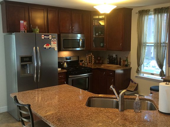 2nd image of 78 Mariner St