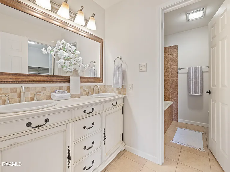 416 Doucet Rd #5F — Photo 24