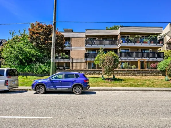 715 Royal Ave #408, New Westminster, BC V3M 5X4