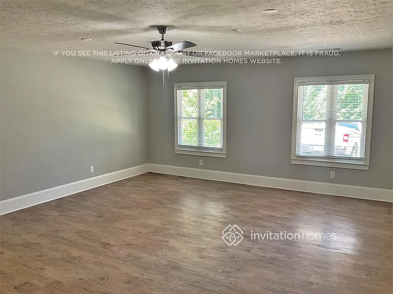 303 Park Sq — Photo 11