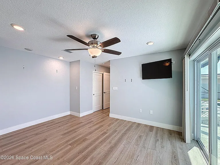 1707 Shore Dr — Photo 16