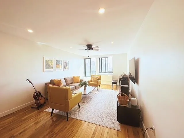 1 bed, 1.0 bath, 875 sqft, $3,300 — Photo 3