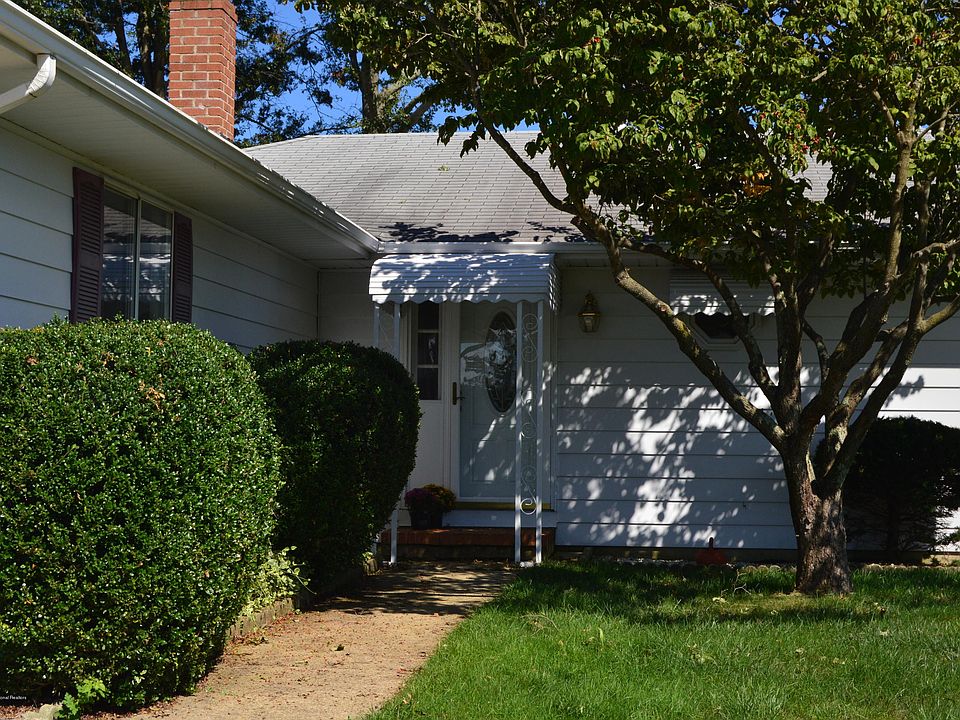 1st image of 258 Barbados Dr N