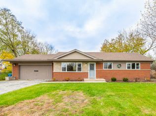 410 S Busse Rd, Mount Prospect, IL 60056