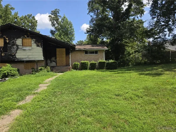 2001 Burks St, Petersburg, VA 23805