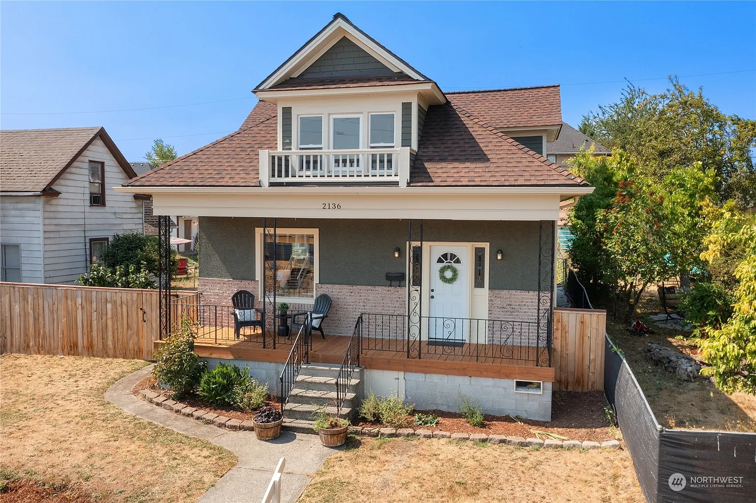 2136 S Ainsworth Avenue photo 1