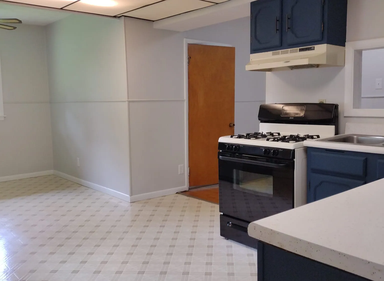 4 bed, 1770 sqft, $2,200 — Photo 2