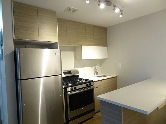 Rented by Premier Metro Realty Corp | media 43