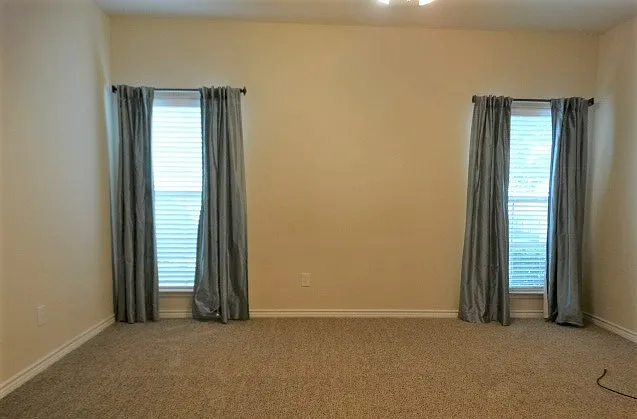 5547 Cecina Dr — Photo 9