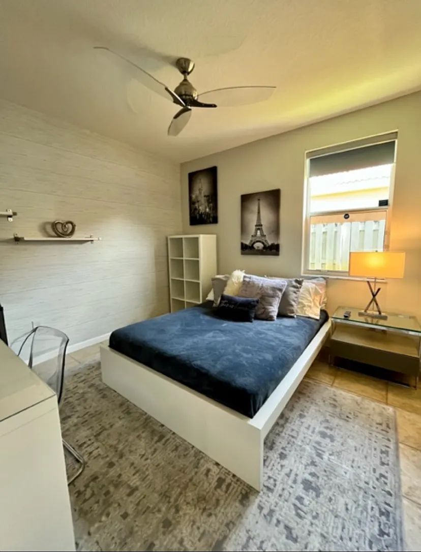 SW 25th Ct, Miramar — Photo 2
