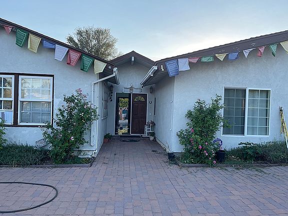 3rd image of 8133 Fallbrook Ave