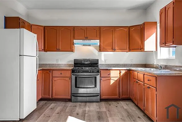 3 bed, $2,500 — Photo 3