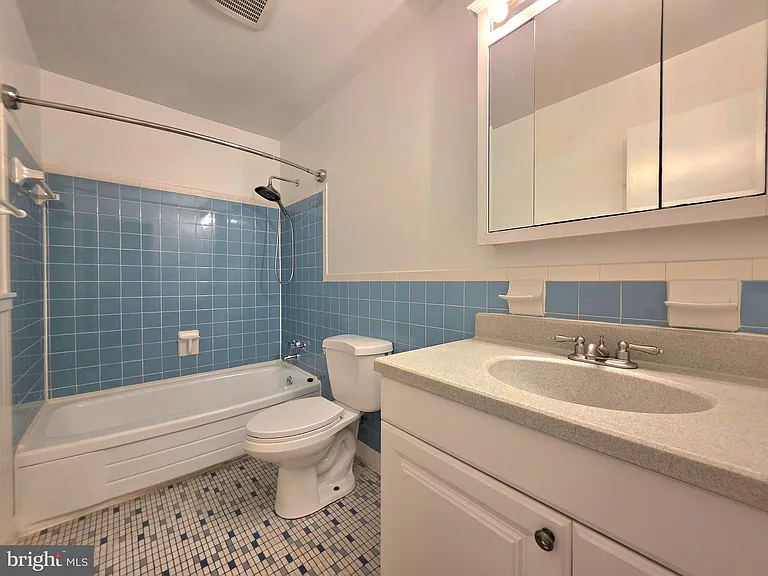 2215 Collingwood Rd — Photo 25