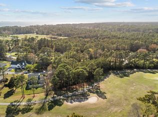 215 Oak Dr, Morehead City, NC 28557