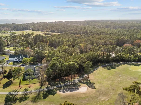 215 Oak Drive, Morehead City, NC 28557