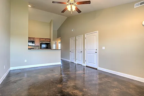 73 Sutter Pl Photo 1