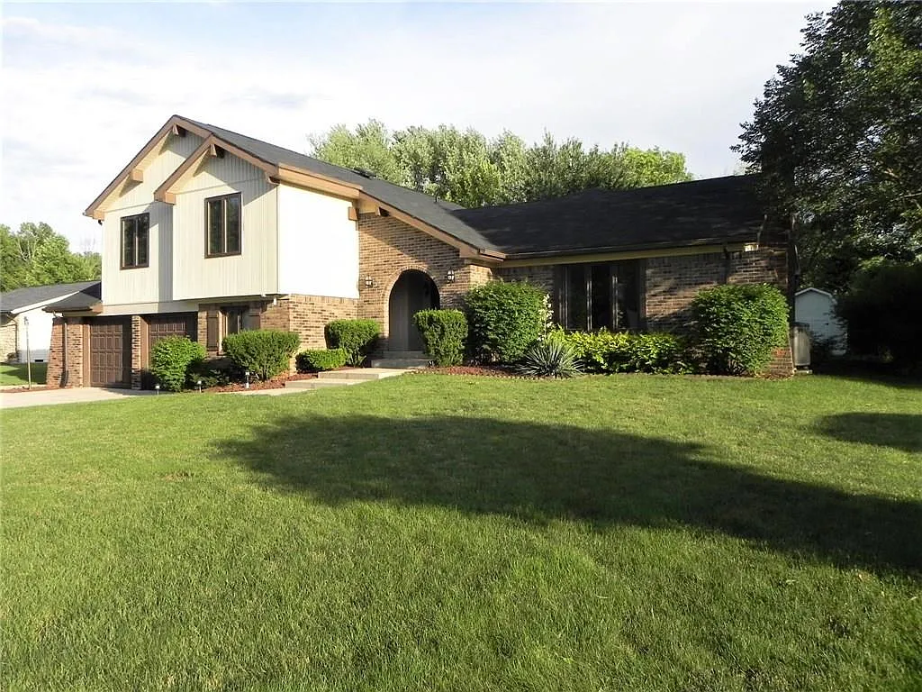 8333 Heron Ct photo 1