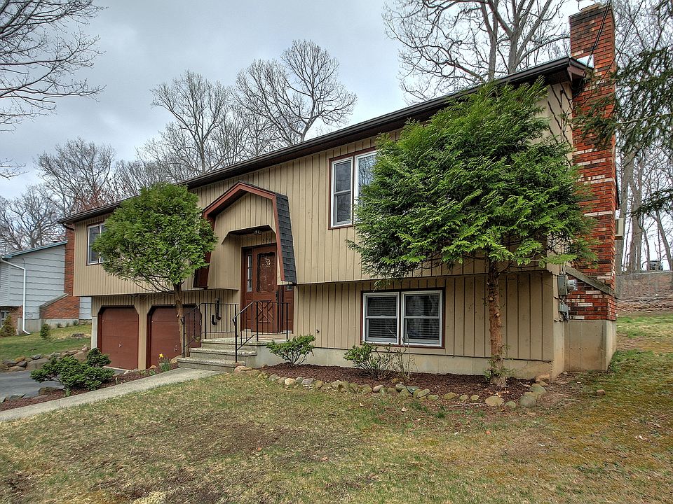 1st image of 220 Kohary Dr